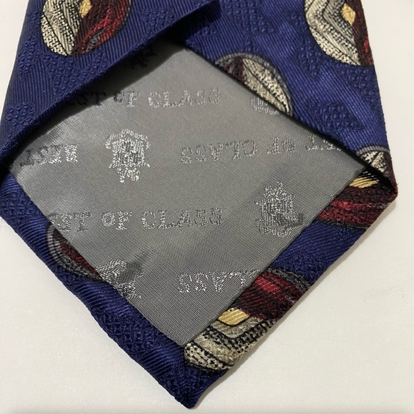 Robert Talbott Best of Class 100% Silk Tie for the Toggery Made in USA Navy - Picture 6 of 7